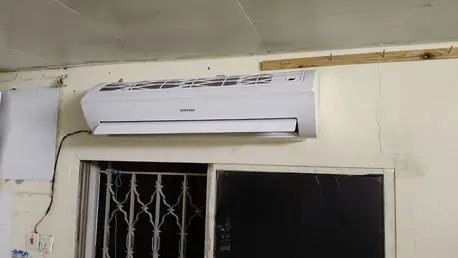 Samsung Same As New Condition Split Avai...